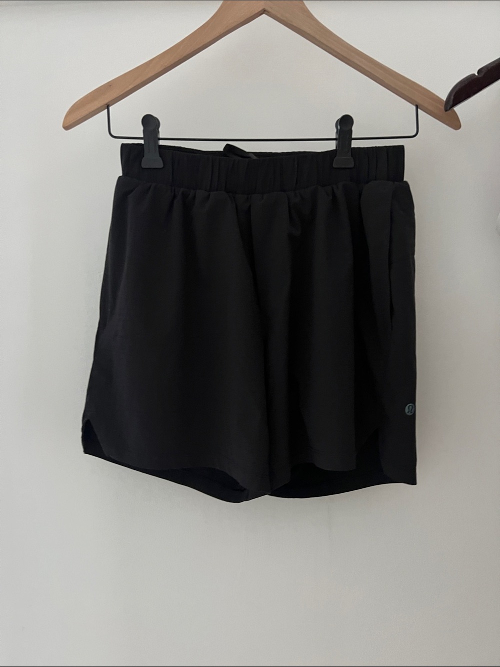 Men’s XS lululemon mile maker rip stop  quick dry material rear zip